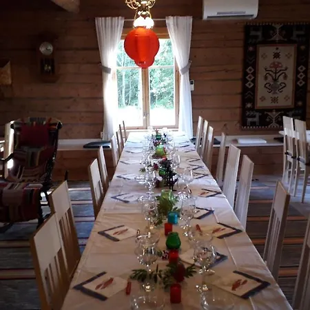 Nelikko Juhla- Ja Majoitustilat Vila