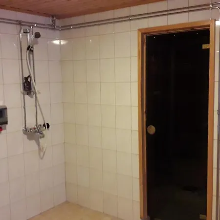 Nelikko Juhla- Ja Majoitustilat Vila *