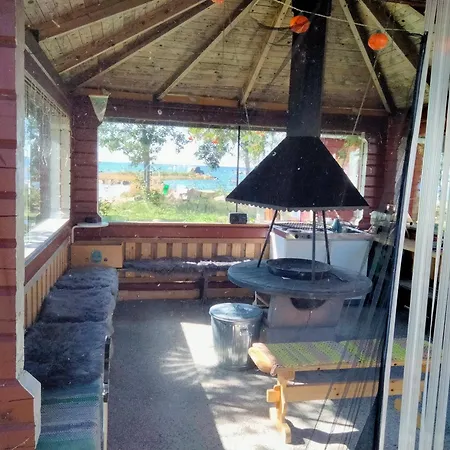 Vila Nelikko Juhla- Ja Majoitustilat