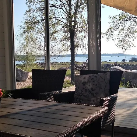 Vila Nelikko Juhla- Ja Majoitustilat *