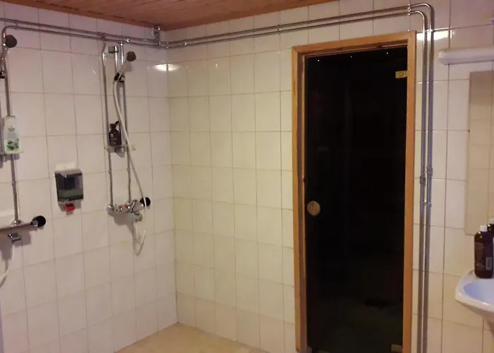 Nelikko Juhla- Ja Majoitustilat Villa *