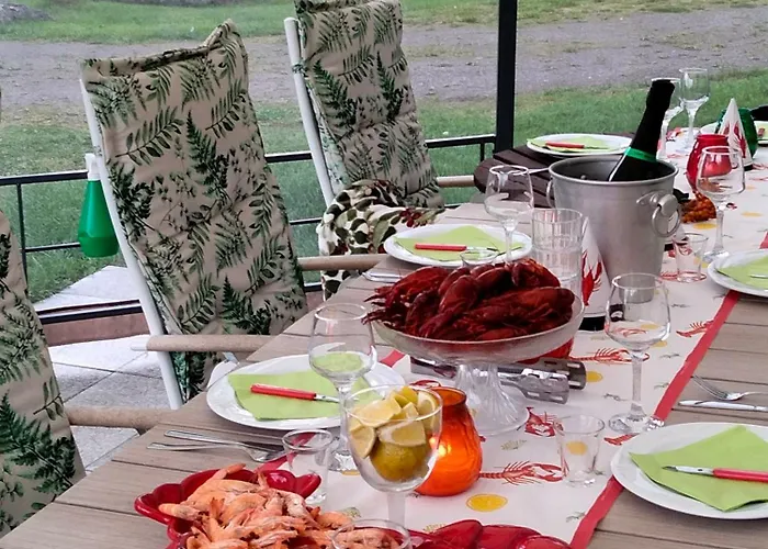 Nelikko Juhla- Ja Majoitustilat Himanka